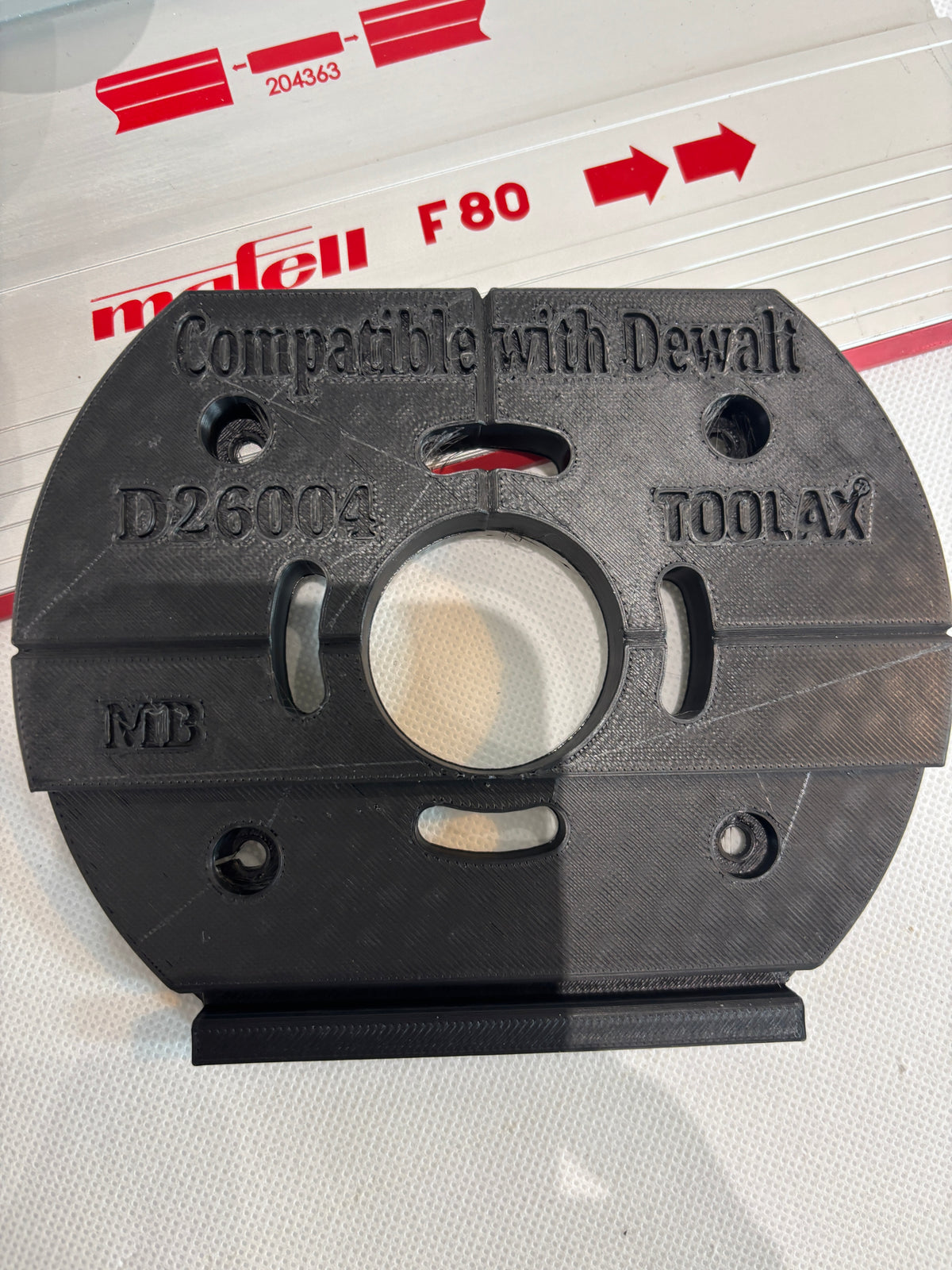 TOOLAX Adapter voor Mafell geleiderail voor Dewalt bovenfrezen: D26203, D26204 & DCW604