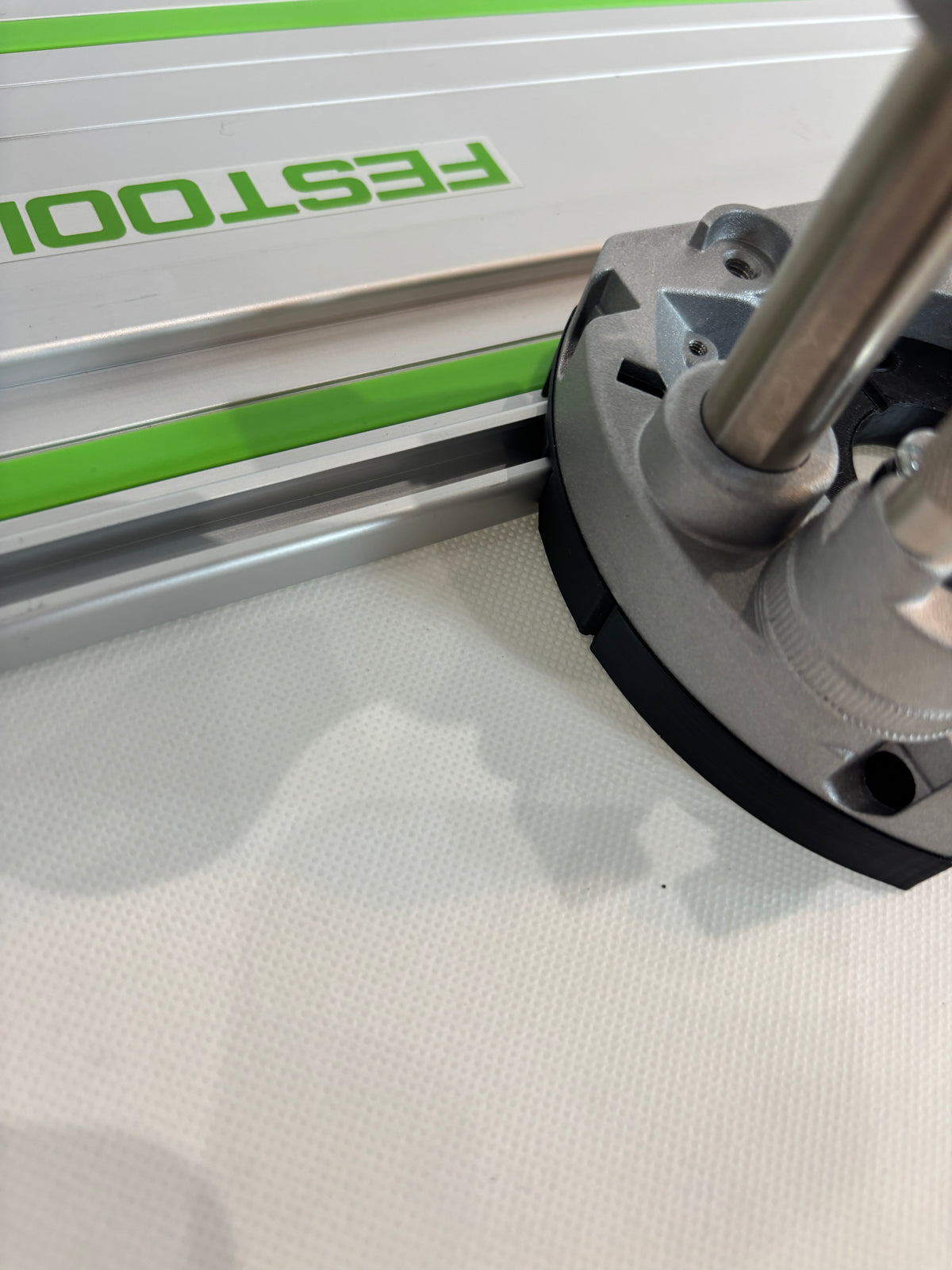 TOOLAX Adaptor to fit Festool Guide rail for Dewalt Routers: D26203, D26204 & DCW604