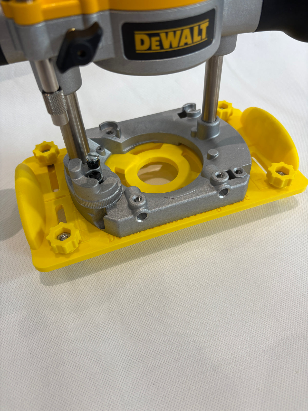 TOOLAX Adapter für Dewalt D2604 D26203 DCW604 Fräse Tauchbasis Adapter 262004 für Vorrichtung zum Herstellen von Zapfen / Schlitzzapfen / Nuten
