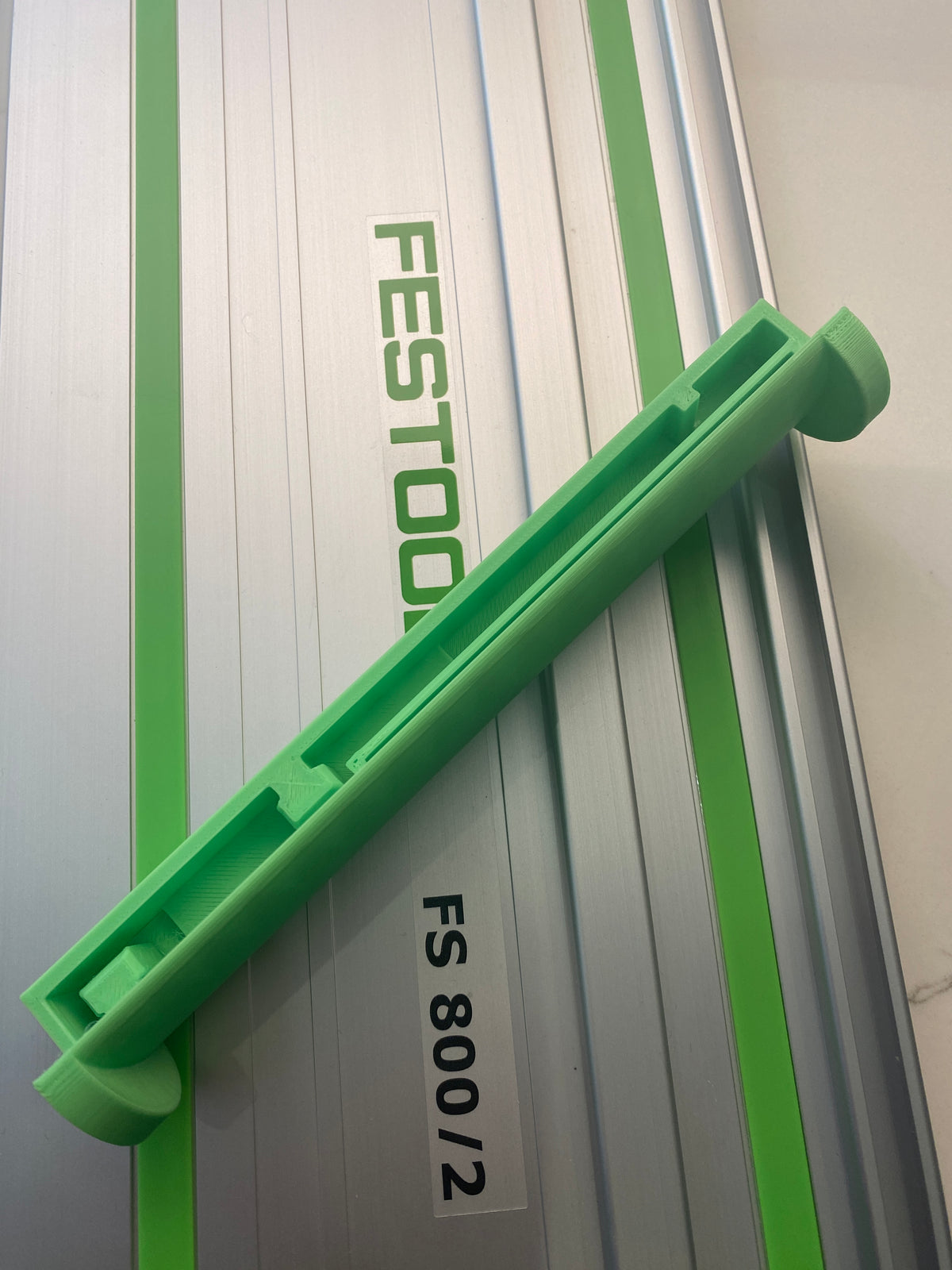 Festool Kabel- und Schlauchabweiser zur Verwendung mit Führungsschienensystem