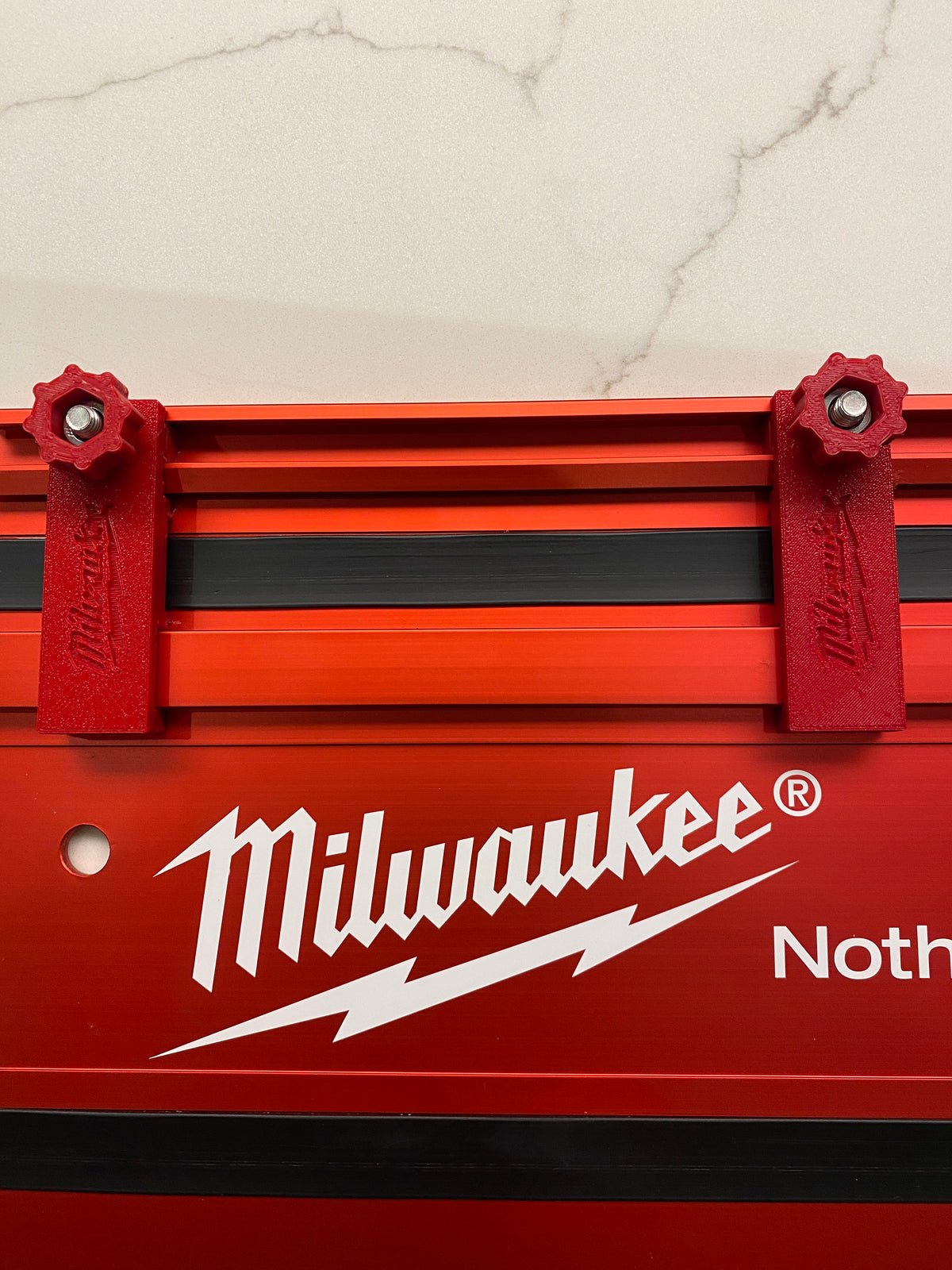 Arrêts de plongée / Butées de rail de guidage / Limites de voie / Anti-recul / Coupes répétitives 1 PAIRE pour rail de guidage Milwaukee
